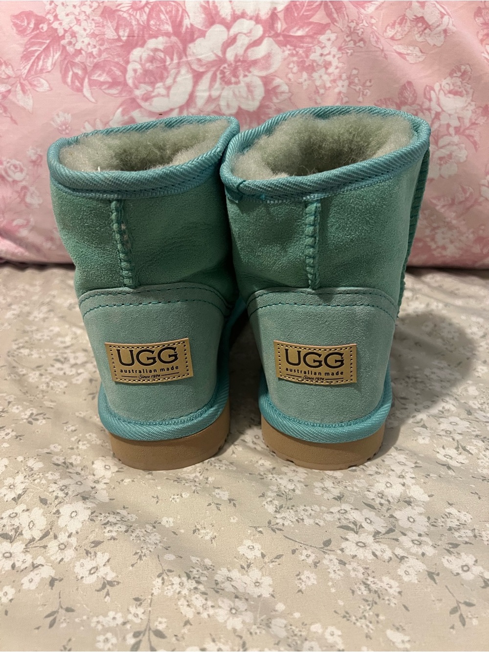 NWOT authentic Australian Since 1974 UGGs size 7 - Picture 2 of 6